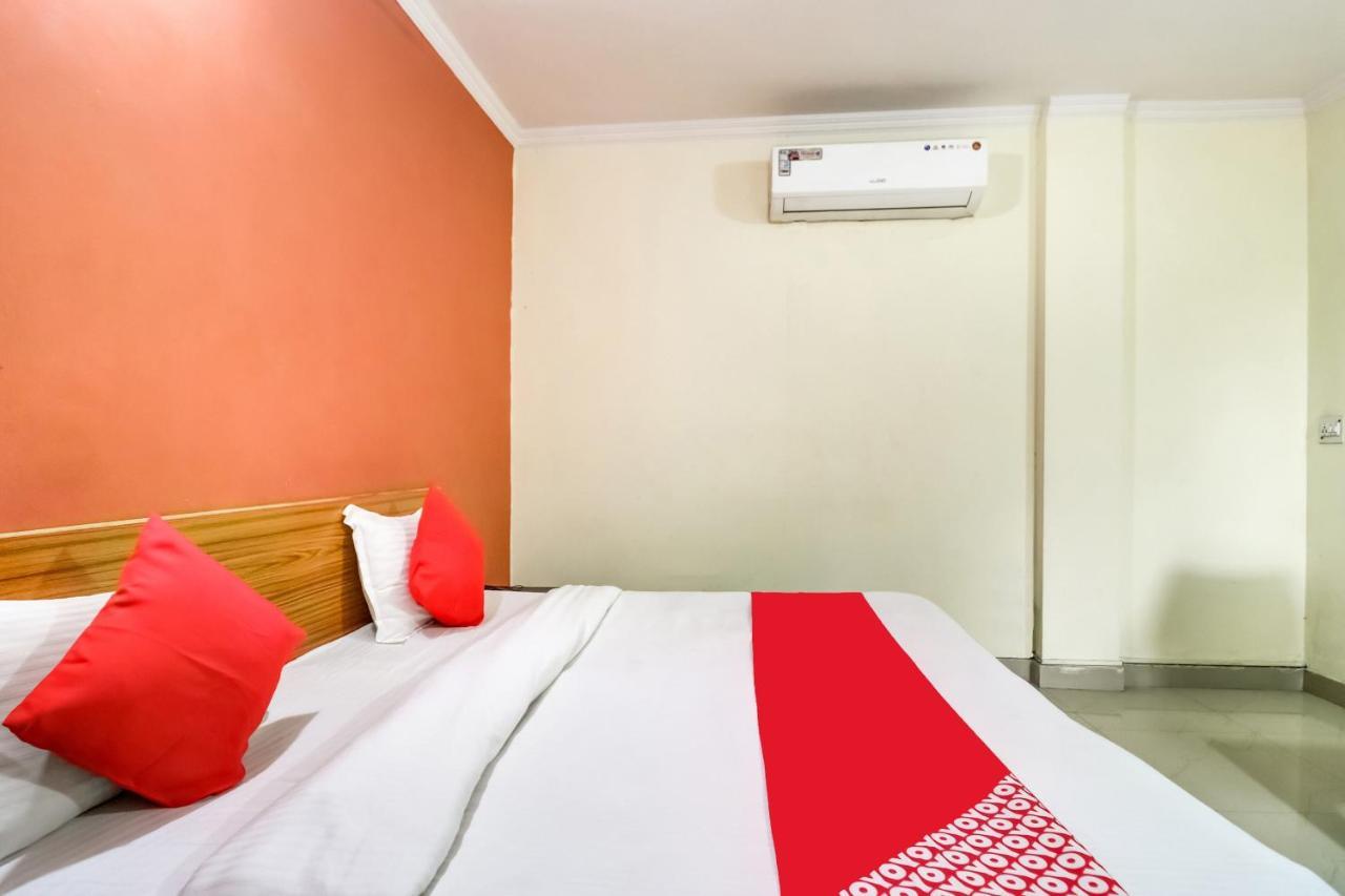Oyo Hotel R K Residency Gurgaon Exterior photo