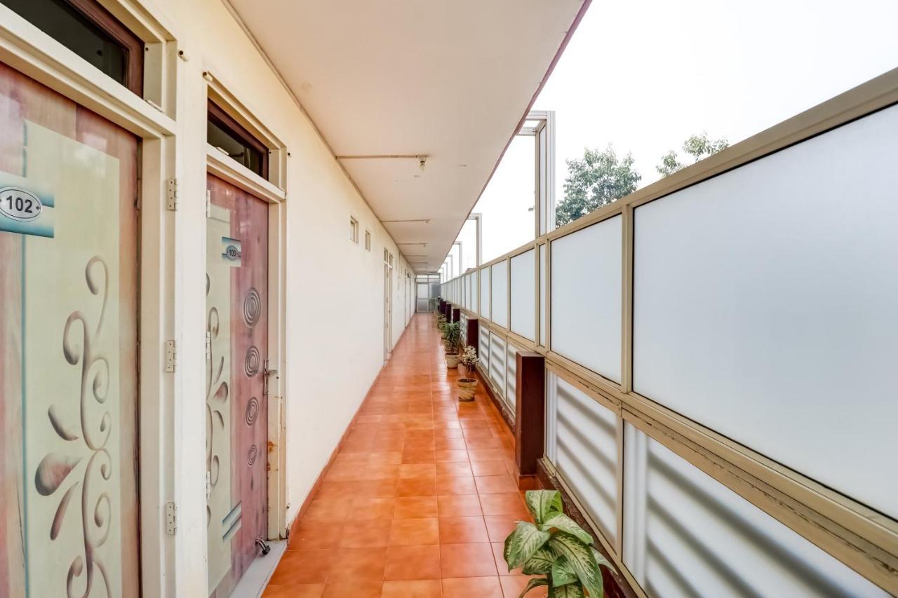 Oyo Hotel R K Residency Gurgaon Exterior photo
